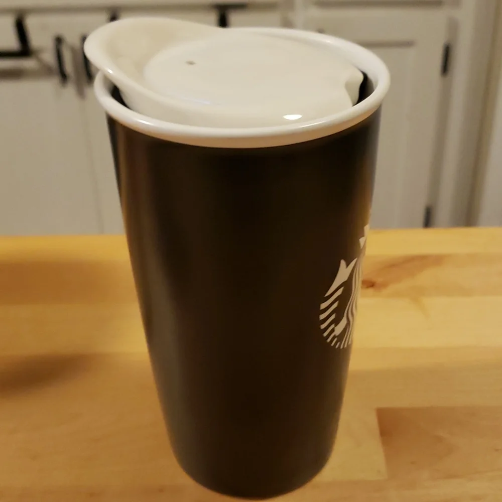 2016 Starbucks Black/White 12fl oz w/lid‎